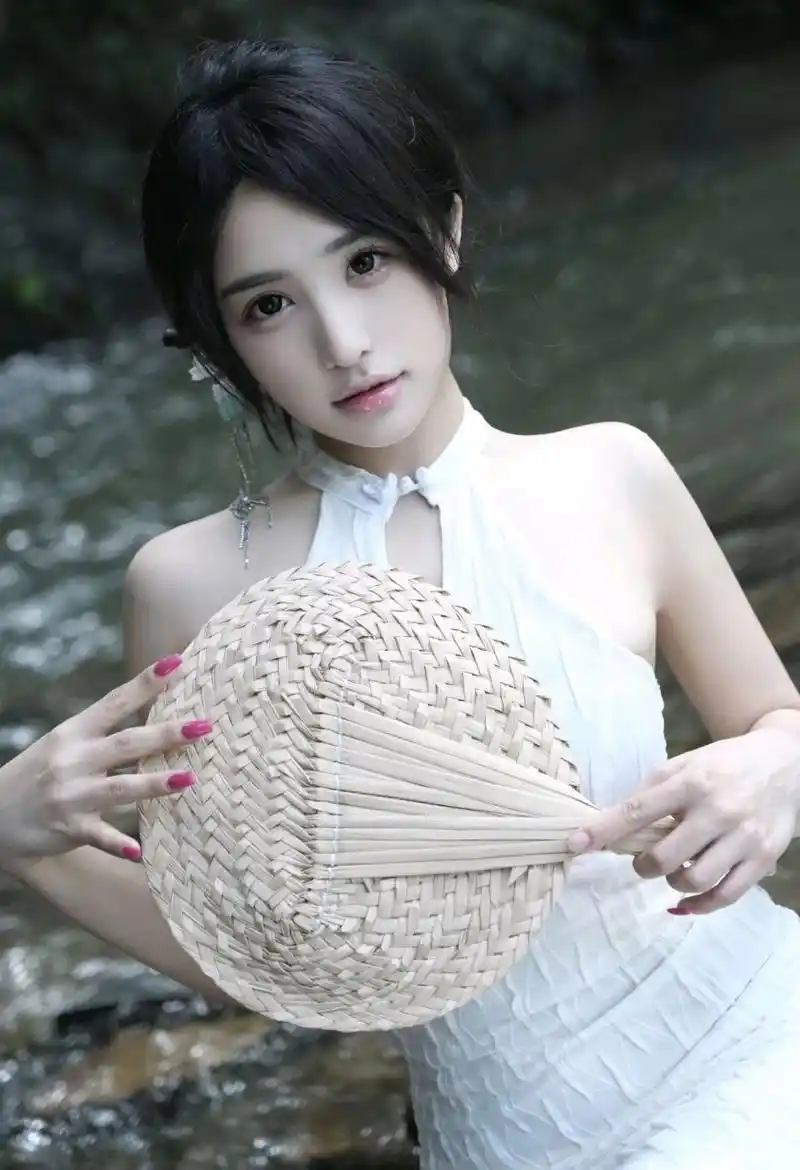 96视频爱奇艺悬疑剧深巷有光